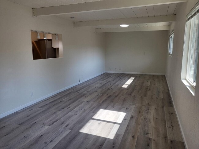 Building Photo - 2667 Sutro Dr