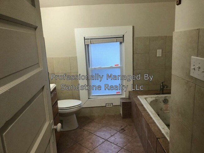 Foto del edificio - 4 Bedrooms