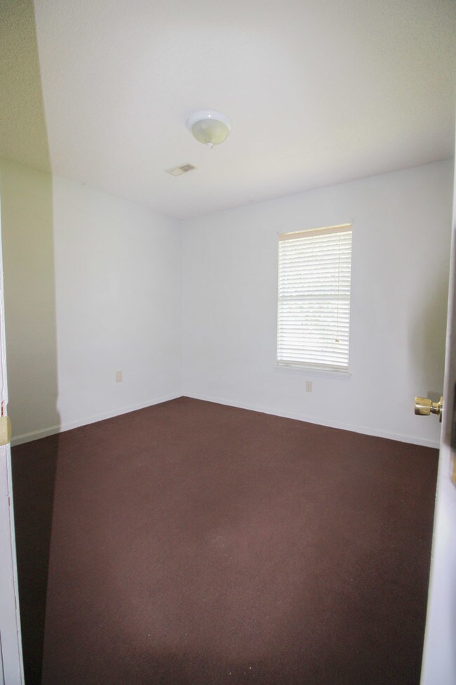 Building Photo - 7717 Buck Pond Rd