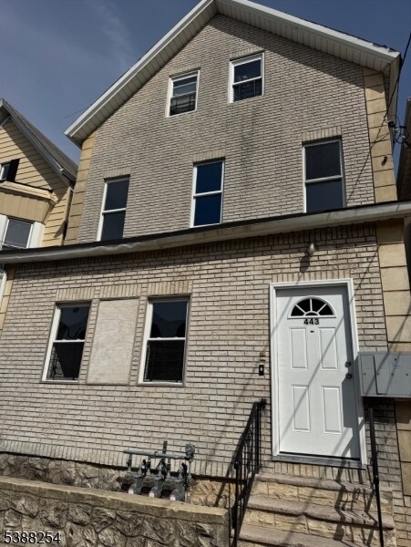 Primary Photo - 443 Fulton St