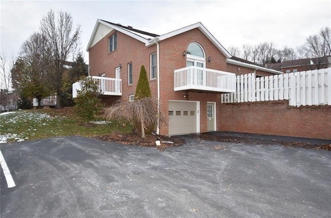Building Photo - 206 Boxwood Ct