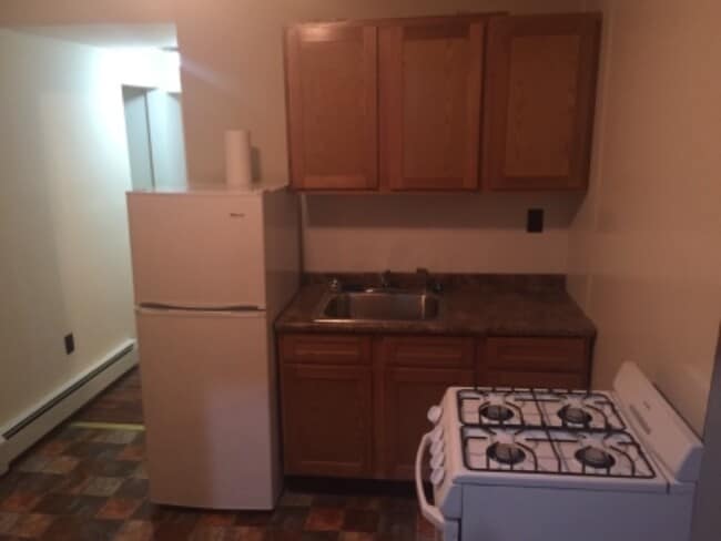 Building Photo - 69 Alexander St