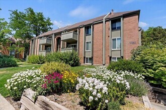 Building Photo - 1160 S Foothill Dr