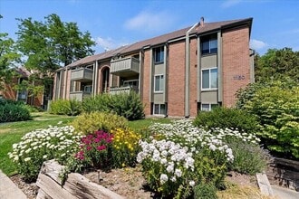 Building Photo - 1160 S Foothill Dr
