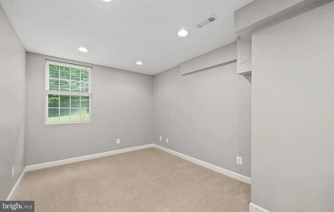 Foto del edificio - 16379 Covey Cir