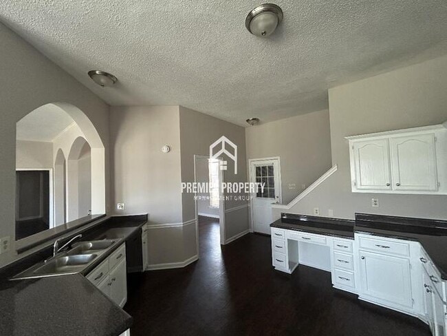 Building Photo - 8277 Whispering Elm Dr