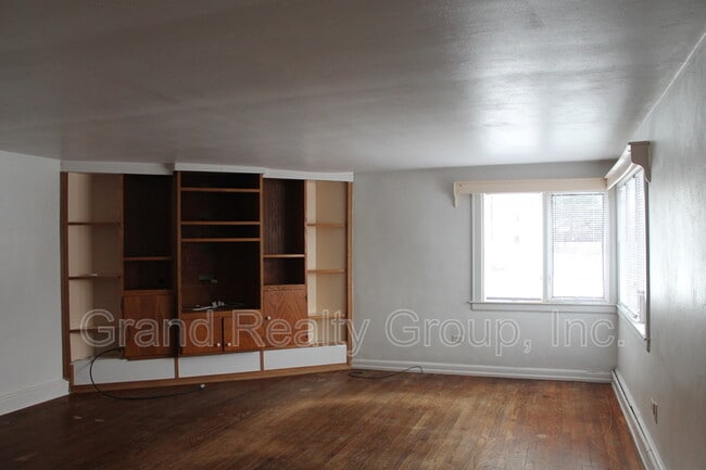 Building Photo - 880 Ferndale St