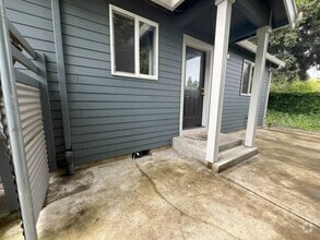 Building Photo - 6021 SE 48th Av