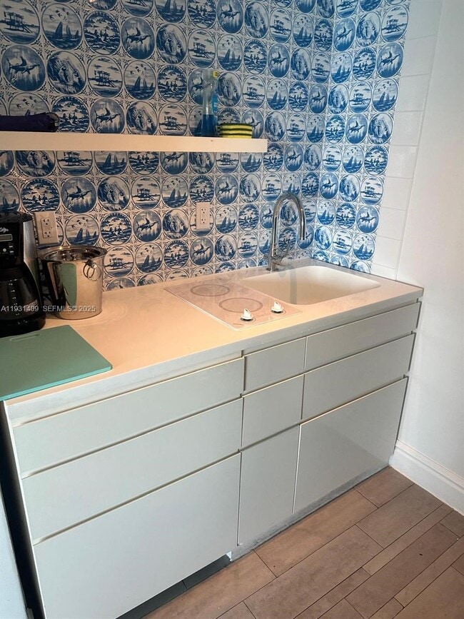 Building Photo - 1100 West Ave