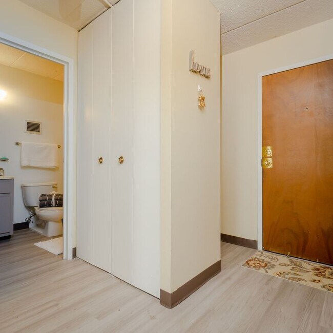 Ashland Manor Apartments in Toledo, OH