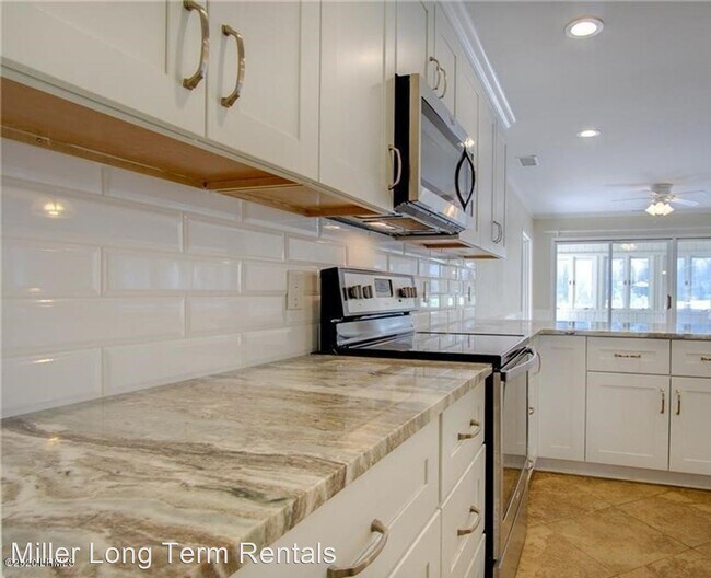 Building Photo - 4 br, 3 bath House - 20 Water Oak Drive