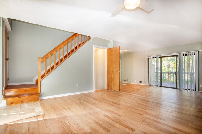 Building Photo - 1301 W Union Ln