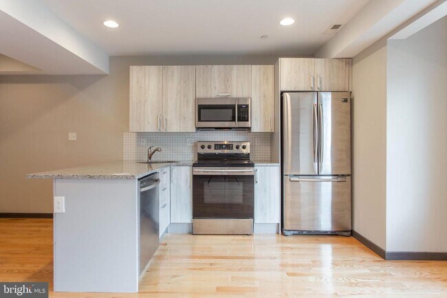 Foto del edificio - 2541-43 Montrose St