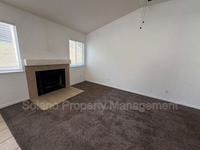 Building Photo - 1687 Highland Cir