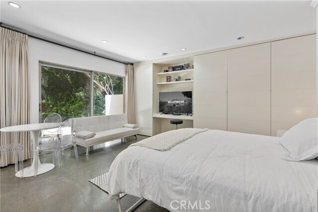Foto del edificio - 8787 Shoreham Dr