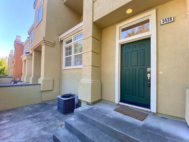 Foto del edificio - Lovely 3-bedroom Townhome for rent in Frem...