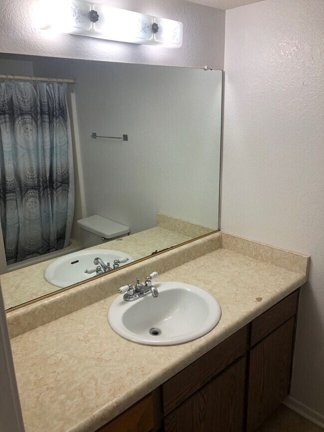 Foto del edificio - 793 Baseline Rd