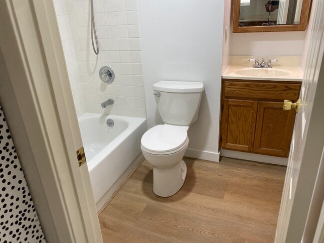 Building Photo - 81 Camelot Ct