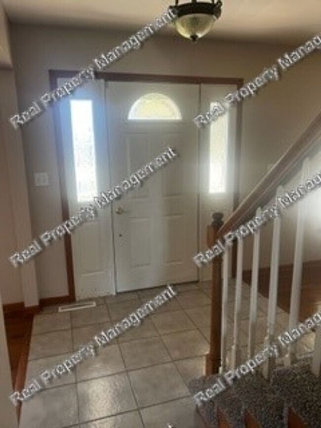 Foto del edificio - Four Bed SFH in Autumn Chase