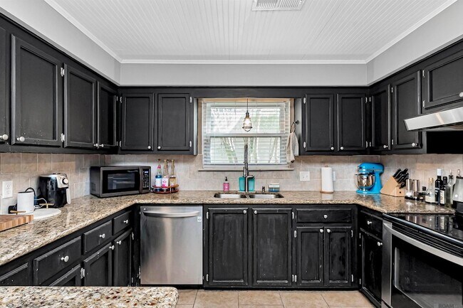 Foto del edificio - 9221 Fox Run Ave