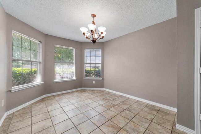 Building Photo - 1311 Wenatchee Dr