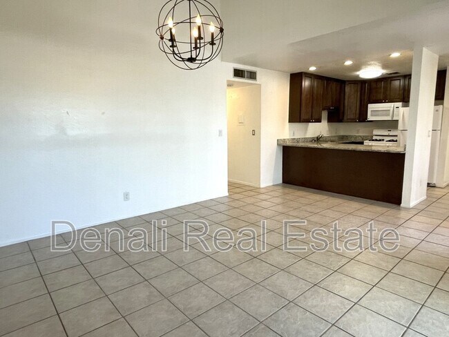 Foto del edificio - 822 S Langley Ave