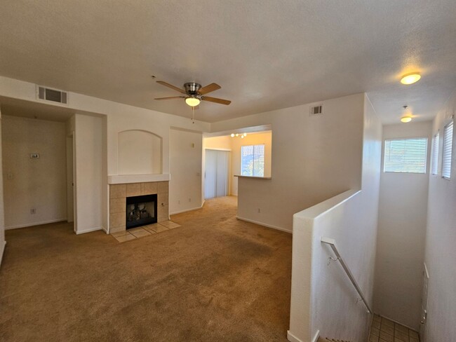 Foto del edificio - 9050 W Warm Springs - 2042