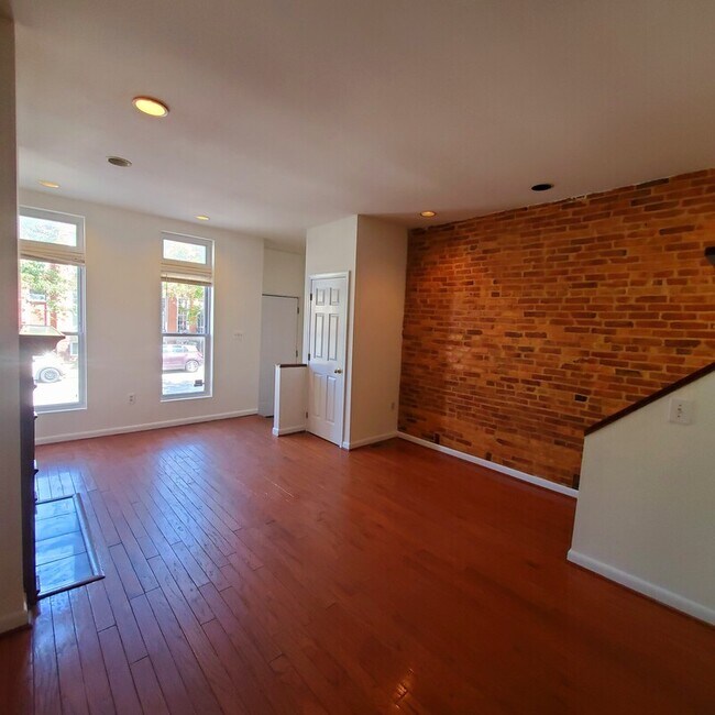 Building Photo - 109 W Ostend St
