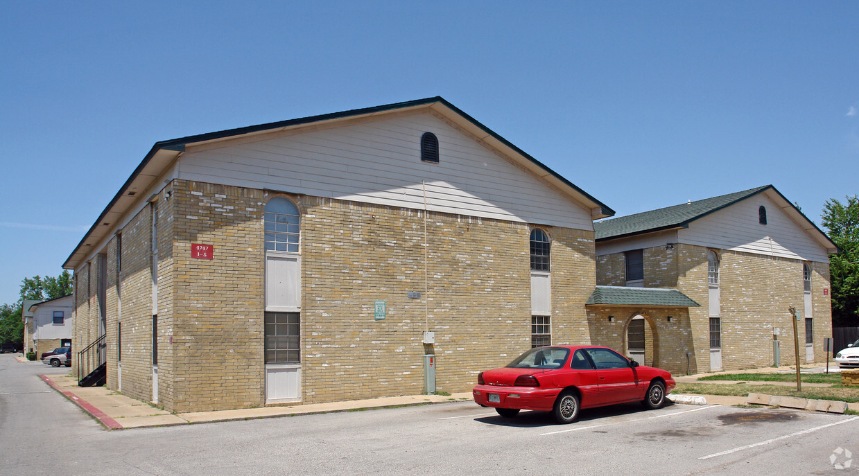 Primary Photo - Taylor Ridge Apartments