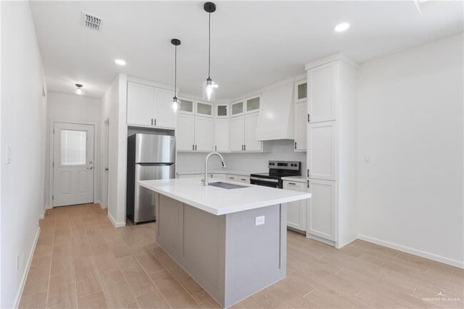 Building Photo - 13 San Andres