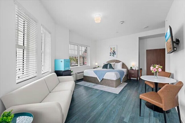 Building Photo - 1701 Alton Rd