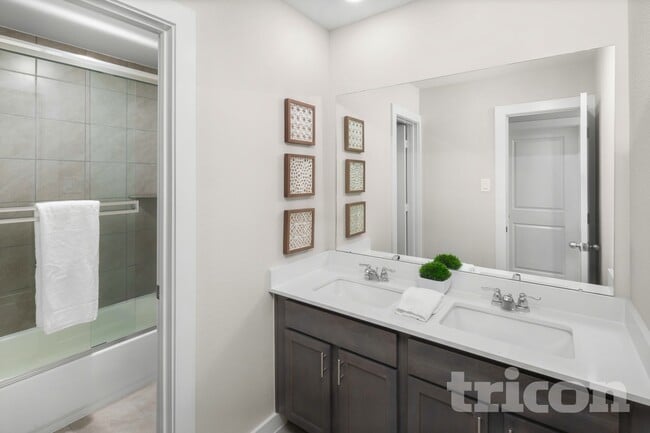 Interior Photo - Tricon Willow Creek