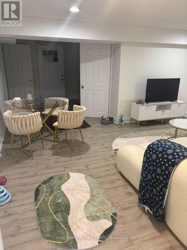 Building Photo - 134 Oxford St