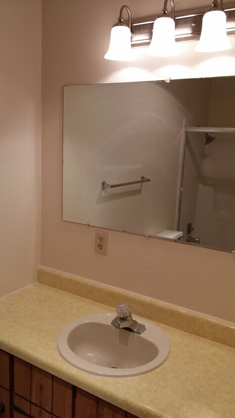 Foto del edificio - 1348 E McDaniel St