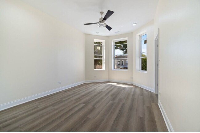 Foto del edificio - 5617 S Laflin St