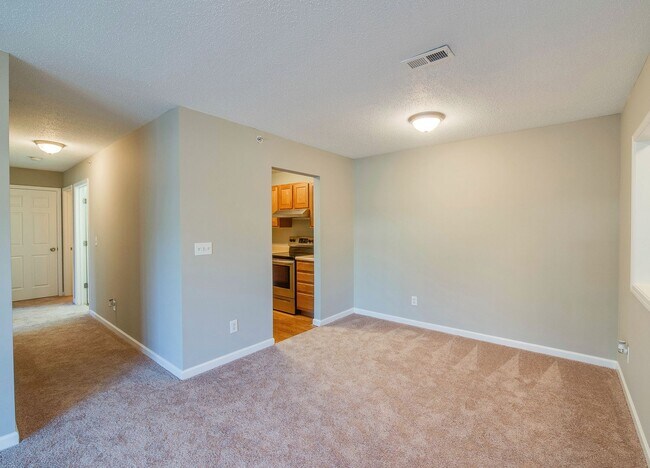 Building Photo - Great 2nd floor condo in Quail Run!