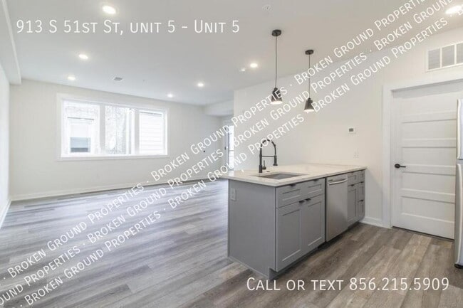 Photo - 913 S 51st St Apartment