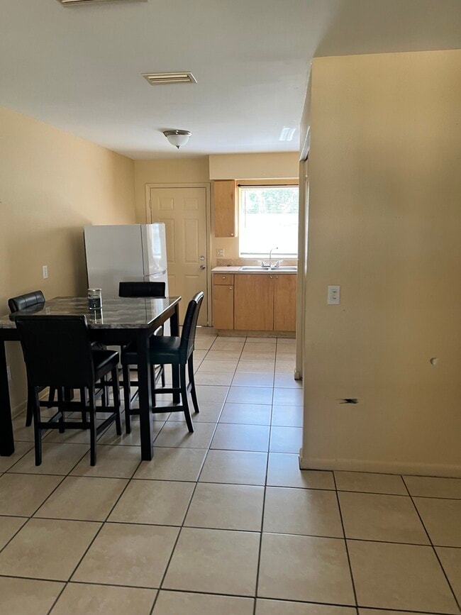 Foto del edificio - 914 East Annie Street, Unit A
