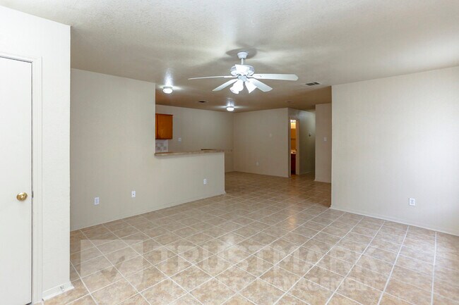 Foto del edificio - 932 Maplewood Dr