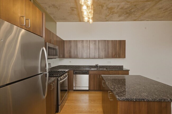 Foto del edificio - 235 W Van Buren St