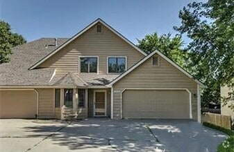 Building Photo - 203 Deerfield Ln