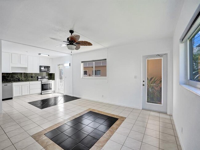 Building Photo - 2750 NE 28th Ct