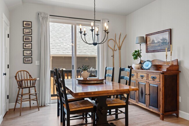 Foto del edificio - 936 E Black Butte Ave
