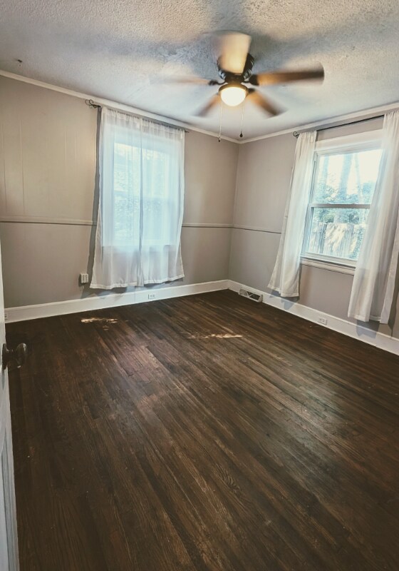 Foto del edificio - 3214 Draper Ave