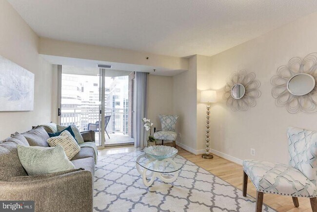 Foto del edificio - 7500 Woodmont Ave