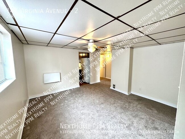 Building Photo - 2 bedroom 2nd floor duplex with laundry in...