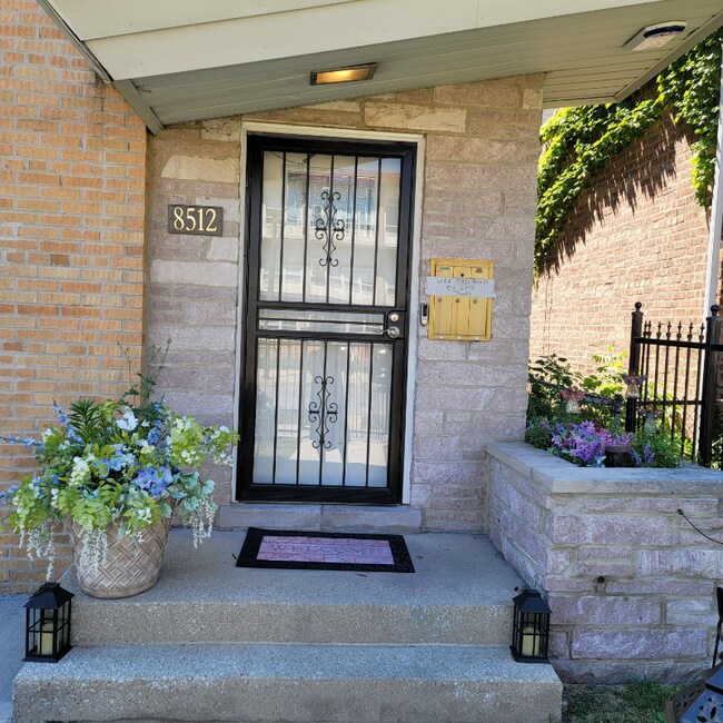 Foto del edificio - 8512 S Ingleside Ave