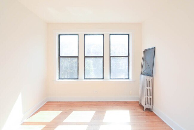 Foto del edificio - 1532 N Kedzie Ave