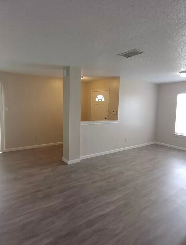 Foto del edificio - 6806 Canary Meadow Dr