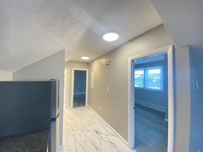 Building Photo - 7 Commercial St